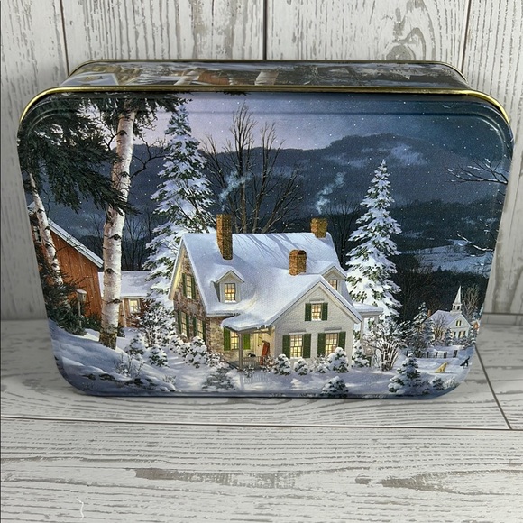 Winter Wonderland Holiday Tin - Lindy Bowman Company 6” x 4” - Picture 6 of 6
